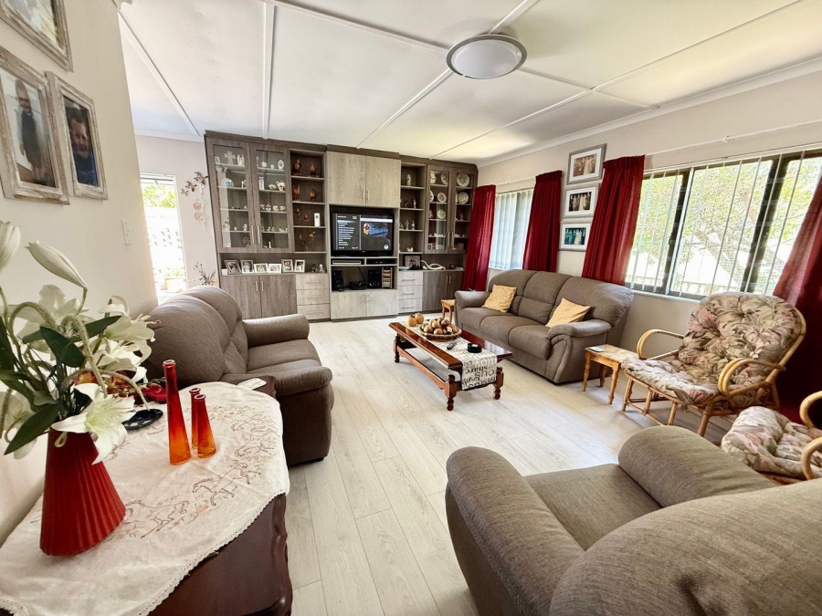 4 Bedroom Property for Sale in Stilbaai Wes Western Cape